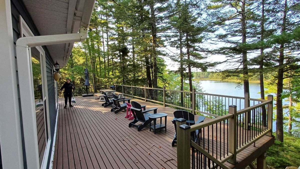 LaBelle Cabin | Relax Lakeside! Family Friendly Cottage!nBeaverdam Lake, Labelle Nova Scotia