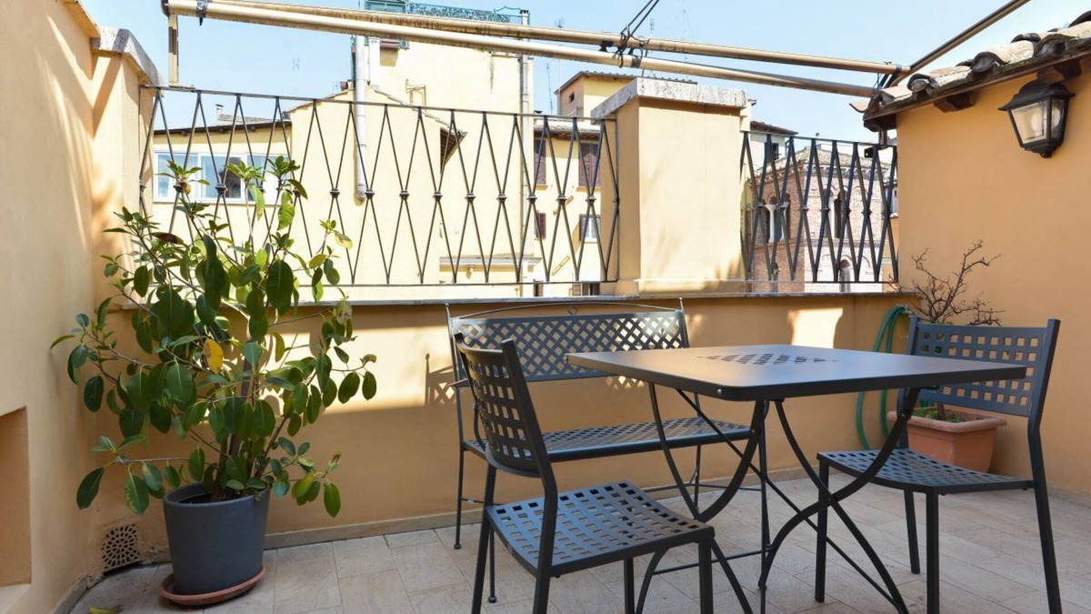 Rione VIII Sant'Eustachio Apartment | Relax on a Roof Terrace of a Cosy Flat near the Pantheon