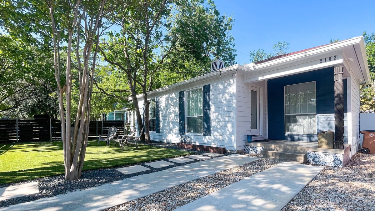 Cherrywood House | Relax On Rountree, Hot tub w/ authentic ATX experience. Main house & Guest house