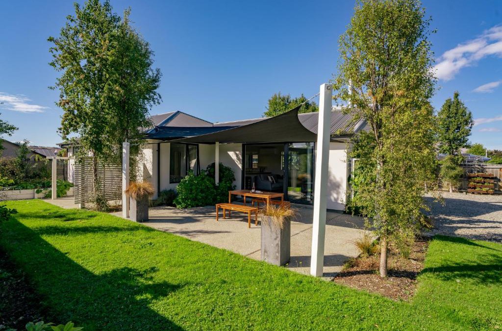 Albert Town House | Relax on Snowberry - Wanaka Holiday Home