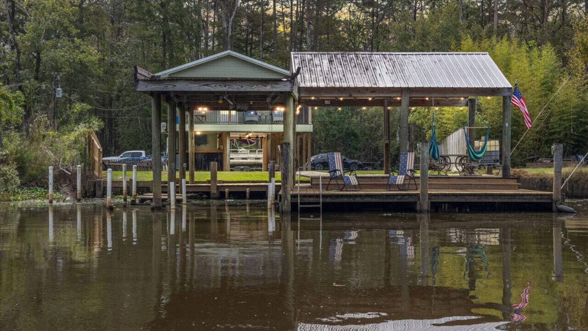 Maurepas House | Relax on the River - Waterfront Property