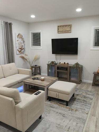Detroit Apartment | Relax & Stay Awhile