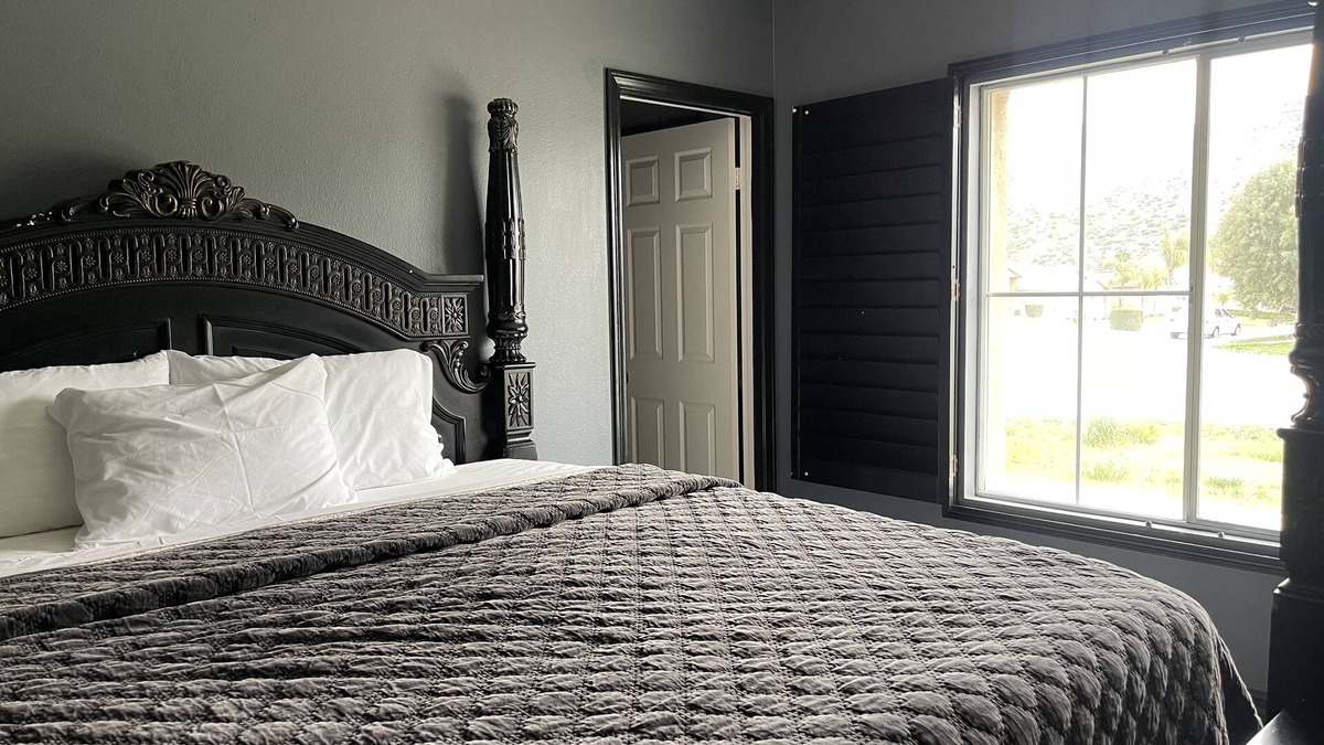 Banning House | Relax & unwind