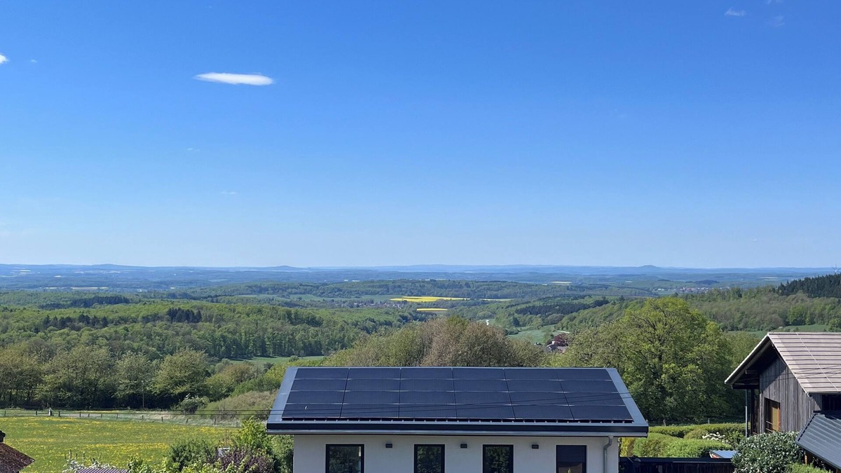 Laubach House | Relax with panoramic views in the Vogelsberg. With sauna and whirlpool.