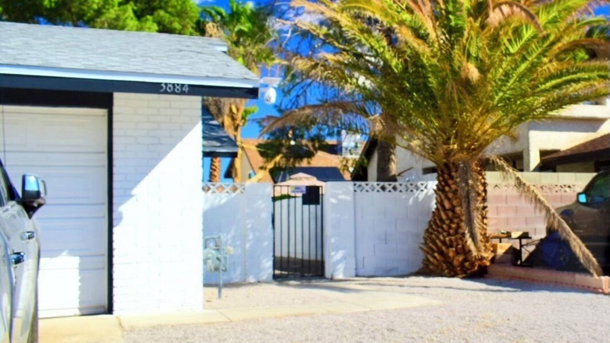 Sunrise Manor House | Relax with the whole family at this peaceful place to stay.