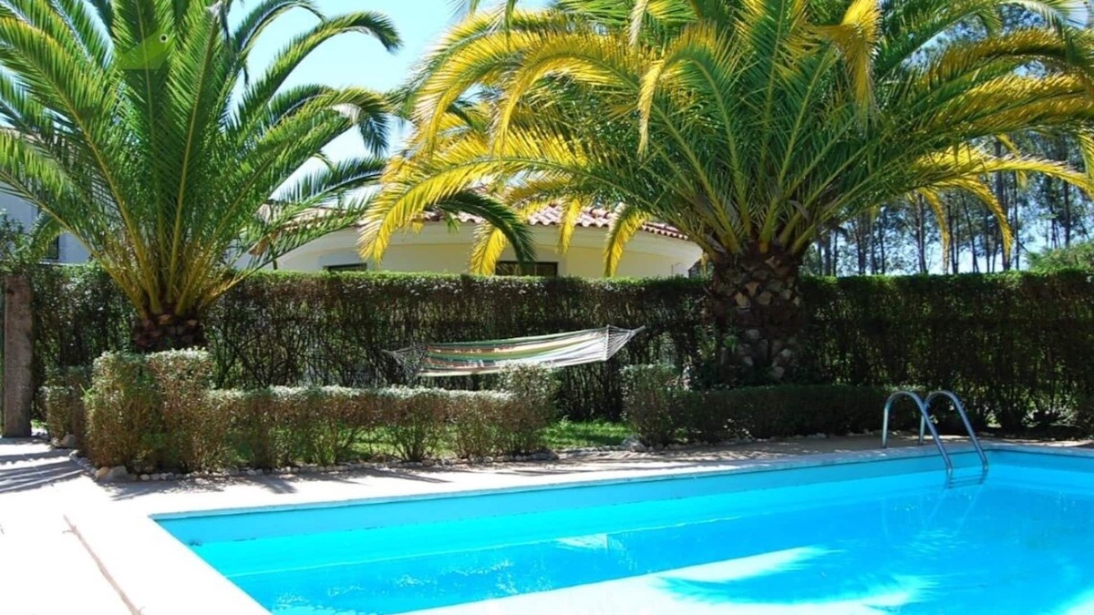 Marinha Grande House | Relax4family is a villa with private pool, near the beach and the country