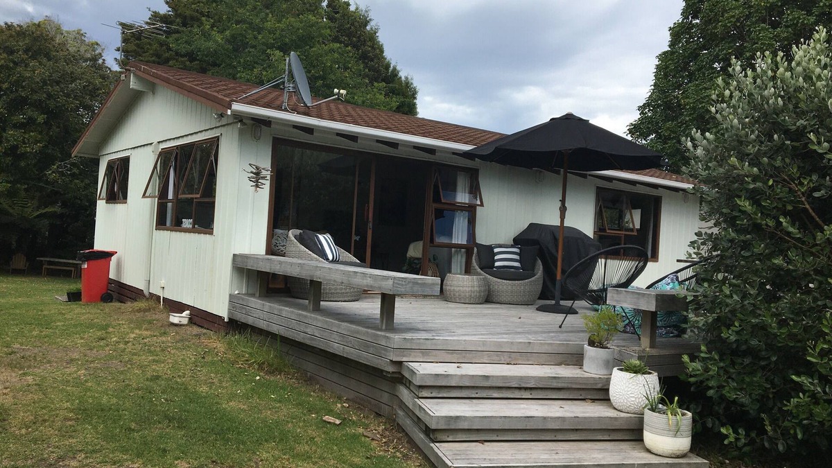Cooks Beach House | Relaxation and Serenity - Free Wi-Fi