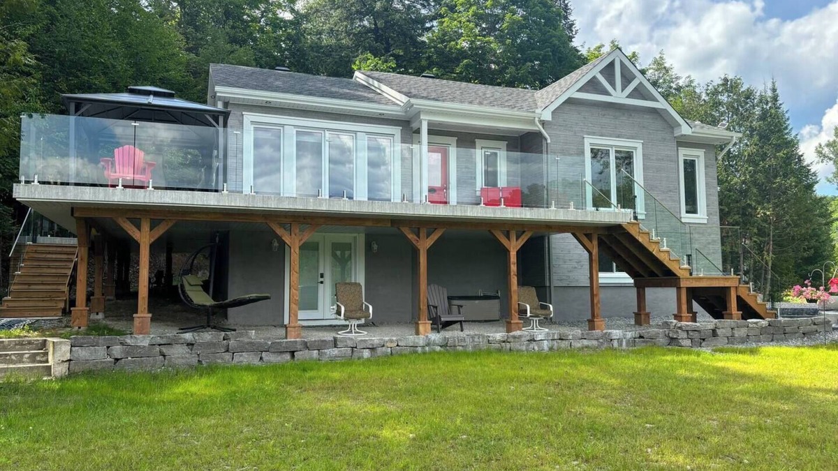 Val-des-Monts House | Relaxation at its best - Waterfront cottage - Private Road