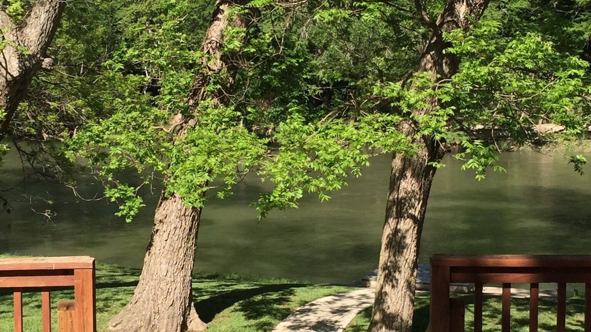 Gruene House | Relaxation at its best! Guadalupe River frontage ~ Above the Rapids @ Gruene