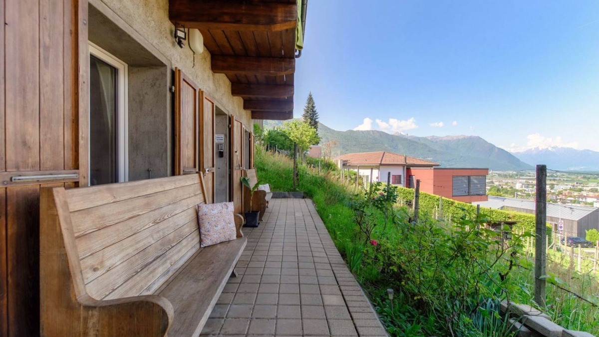 Giubiasco Apartment | Relaxation in the Bellinzona vineyards (Casa tra le Vigne)