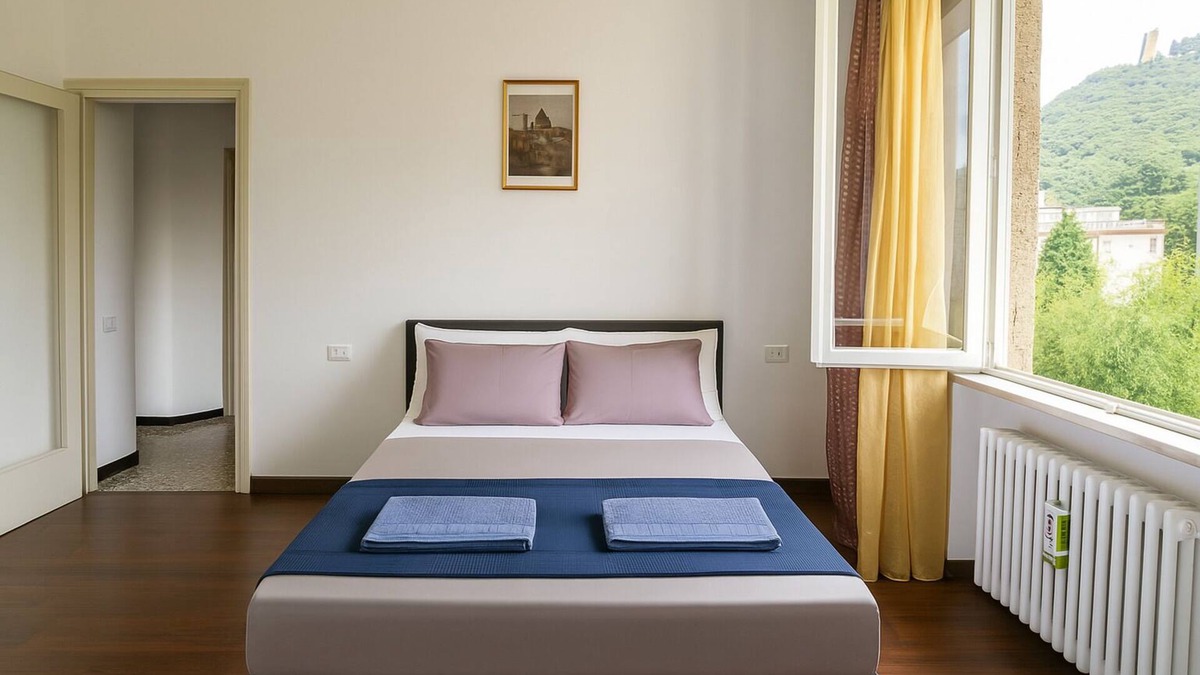 Albate Apartment | Relaxed Como Base w. Balcony