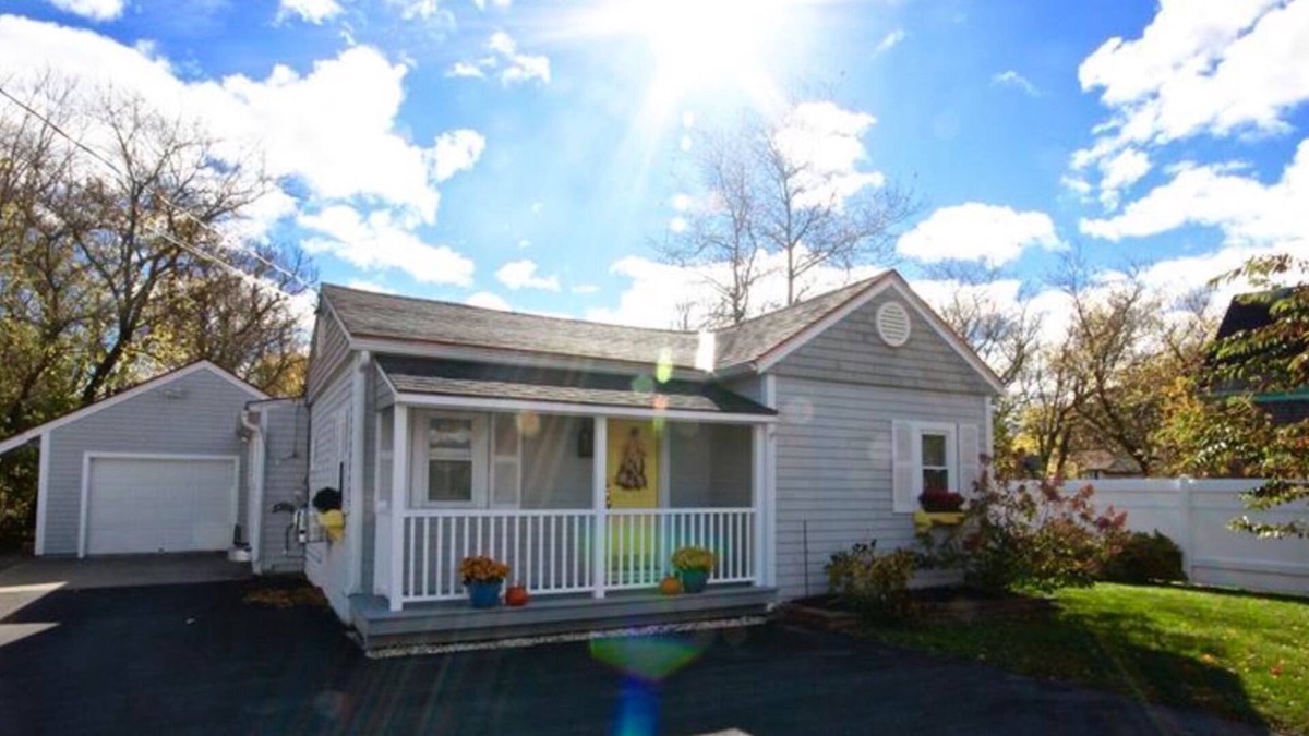 Rockland House | Relaxed South End Rockland Bungalow, 5 minute walk from downtown