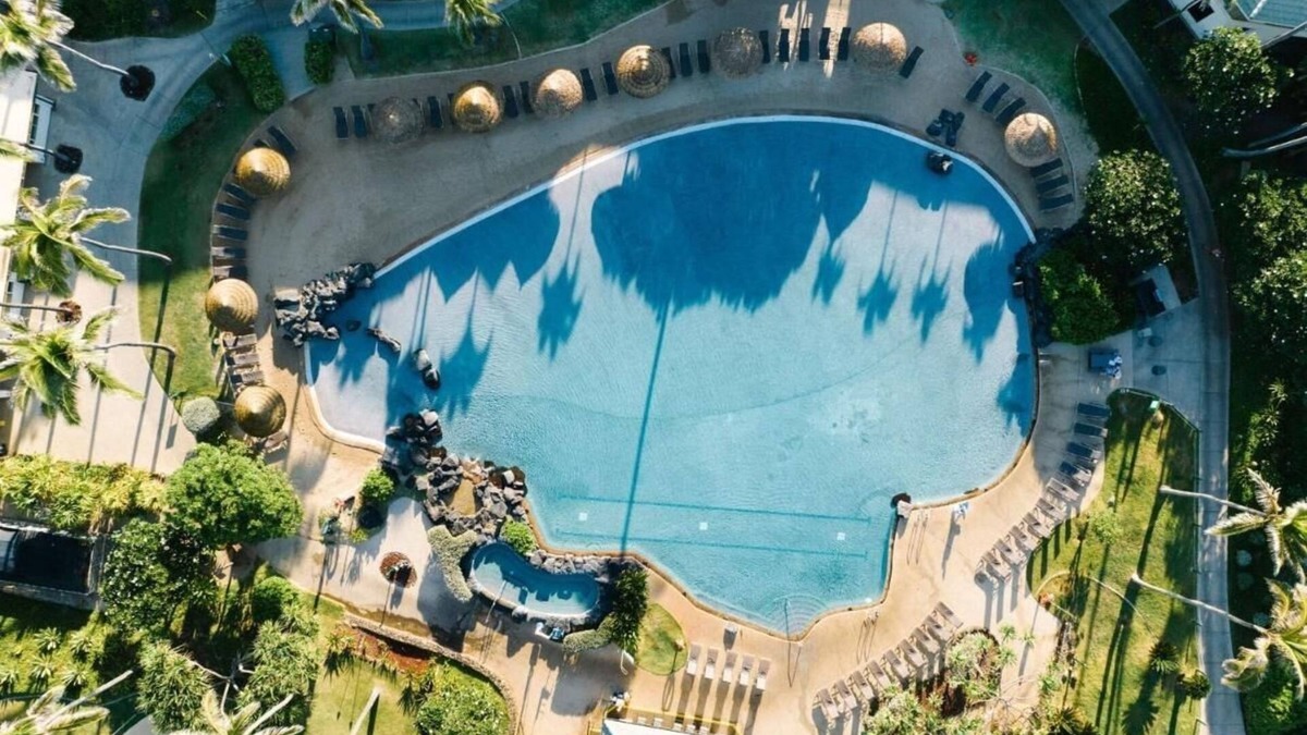 Poipu Hotel | Relaxed Suite Near Shipwreck Beach + Parking & Pool Access + Kitchen