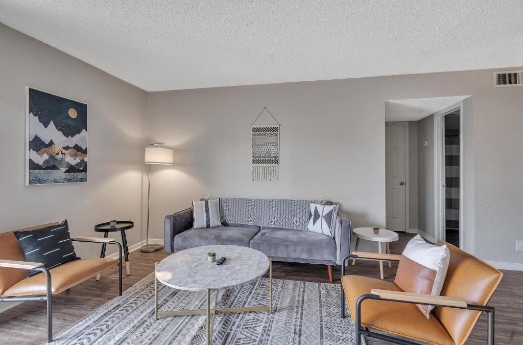 Midland Apartment | Relaxing 1-Bedroom Flat and Outdoor Pool