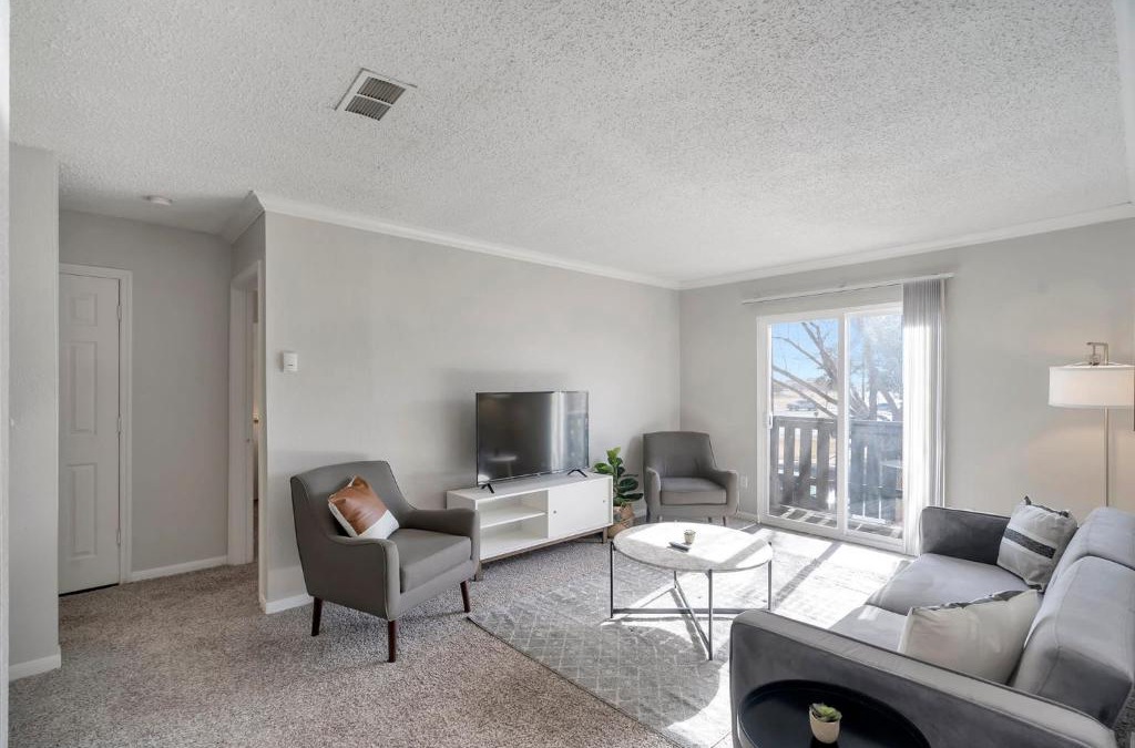 Midland House | Relaxing 1BR Suite and Swimming Pool