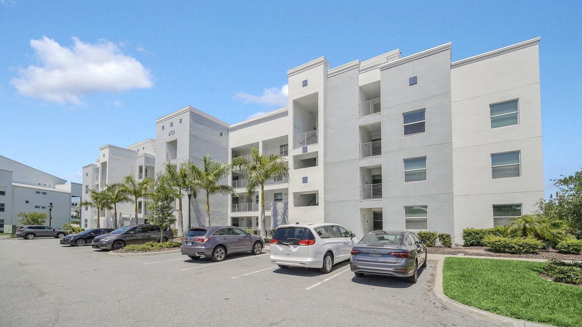 Kissimmee Condo | Relaxing 2 Bed Condo in Storey Lake Resort-304