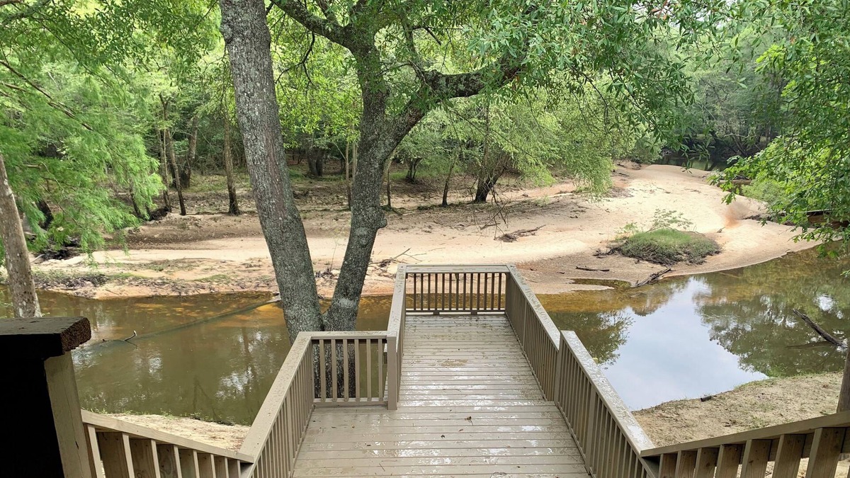 Norristown Cabin | Relaxing 2 bedroom / 2 bath riverfront cabin.