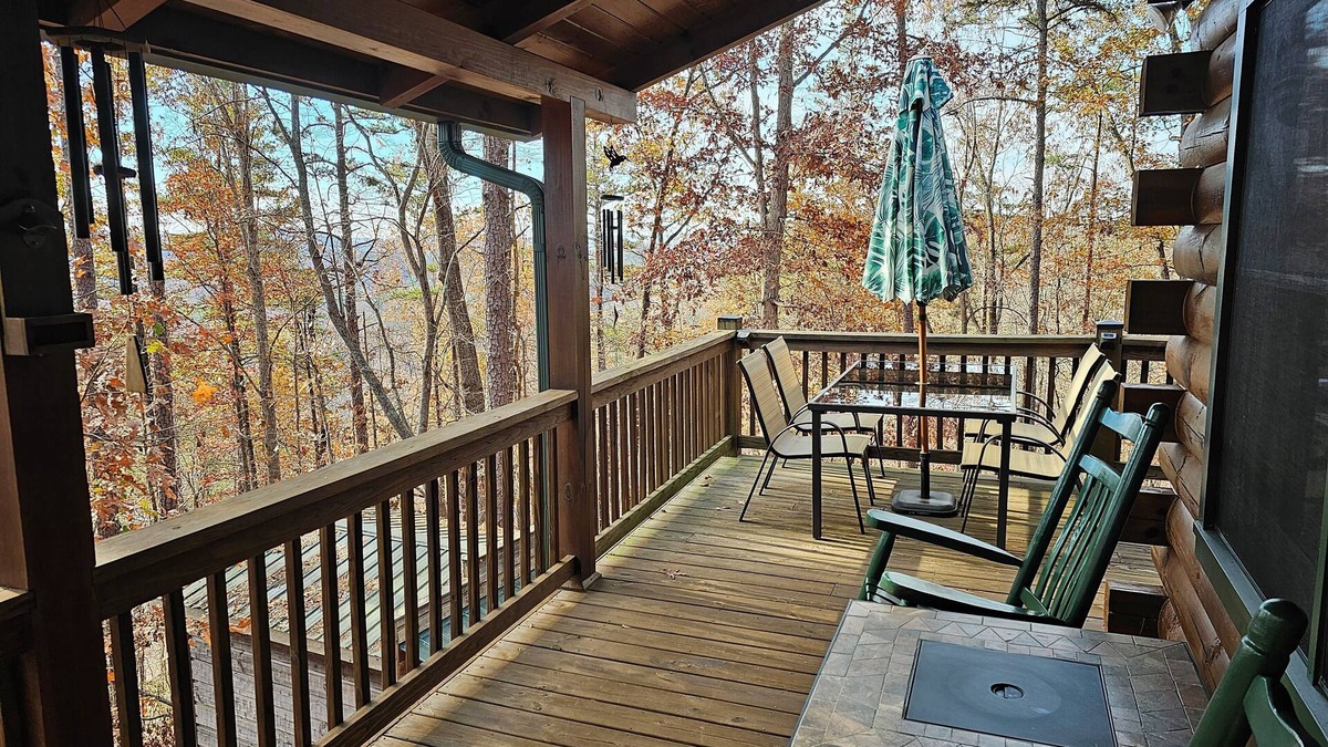 Dahlonega Cabin | Relaxing 2 bedroom 2 bath cabin minutes from Dahlonega city center!