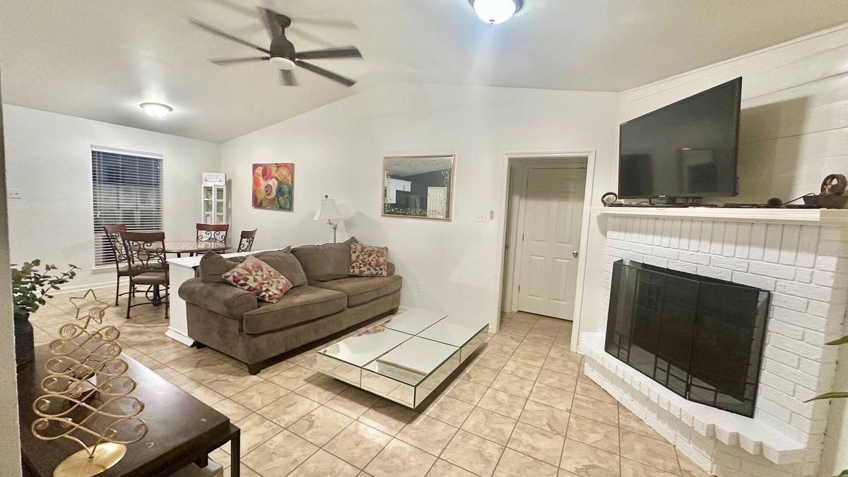 Little Rock House | Relaxing 2-bedroom home in the heart of West Little Rock with a hot tub.