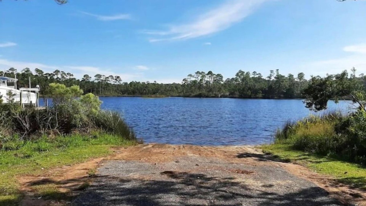 Pensacola House | Relaxing 3 BR home close to Water, NAS, Perdido