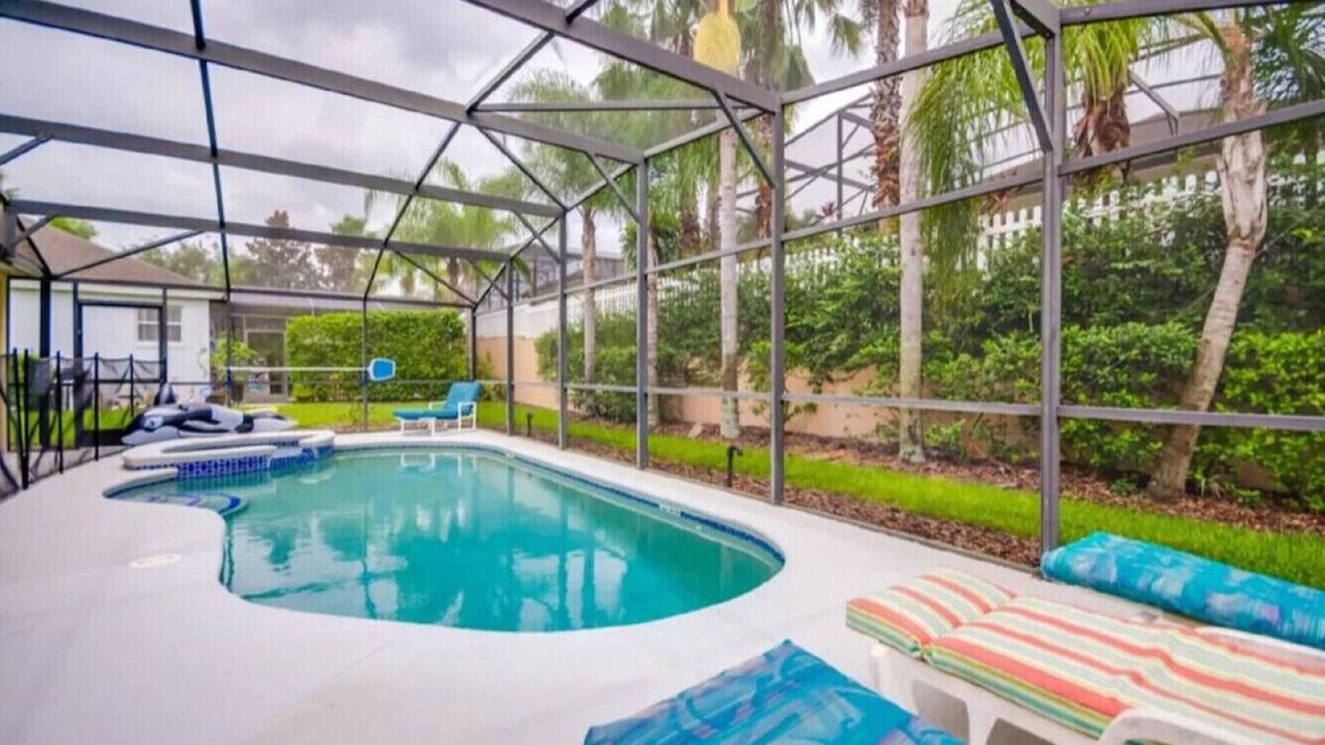 Calabay Parc House | Relaxing 3BR Getaway w/Pool, Hot Tub & Game Room