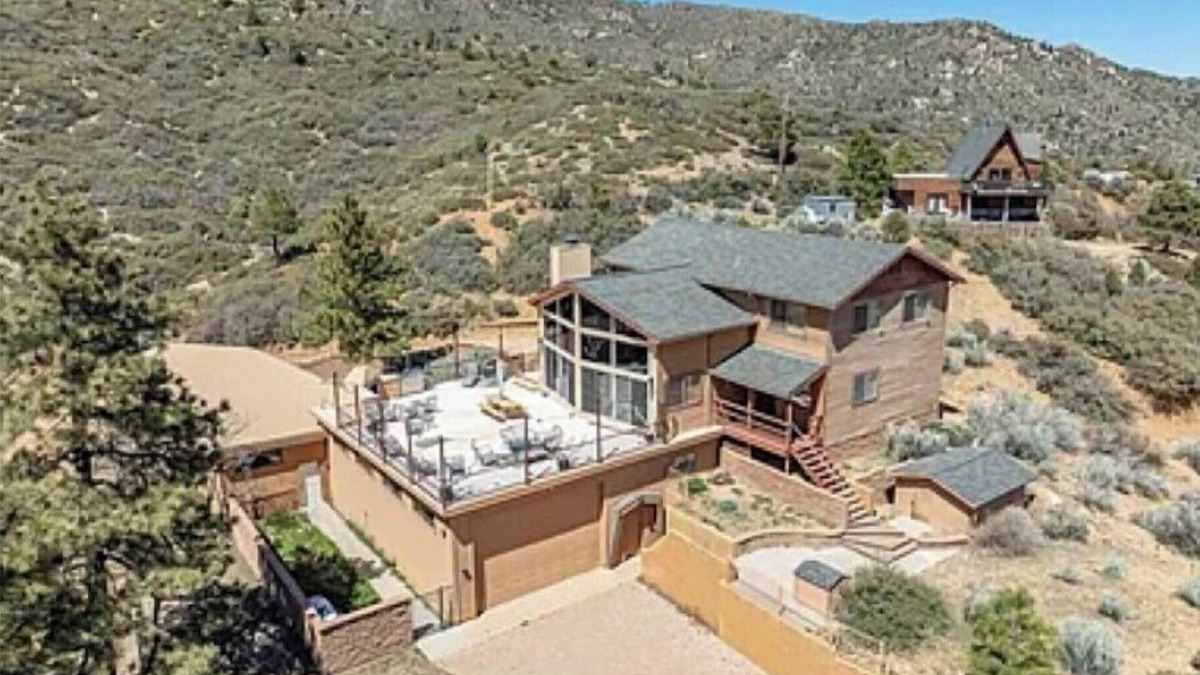 Kingman House | Relaxing 4-bedroom/5-bath house in the Hualapai Mountains above Kingman.