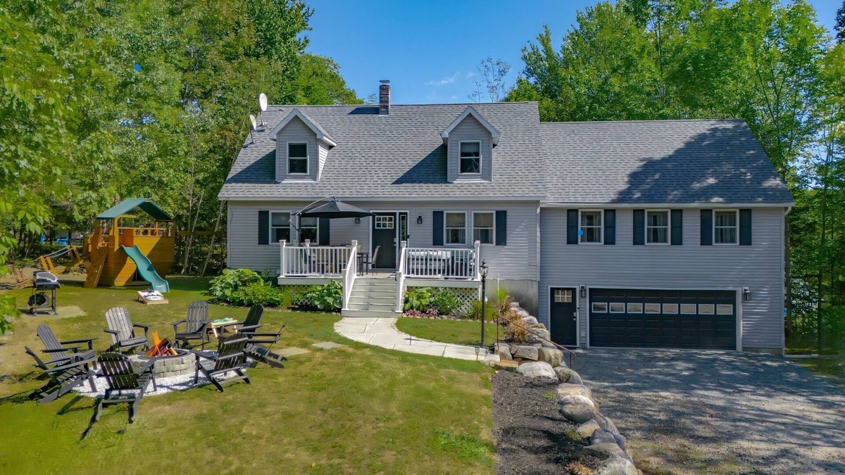 Ellsworth House | Relaxing 4BR home near Acadia w/Fire Pit, Game Room, Yard Games & More