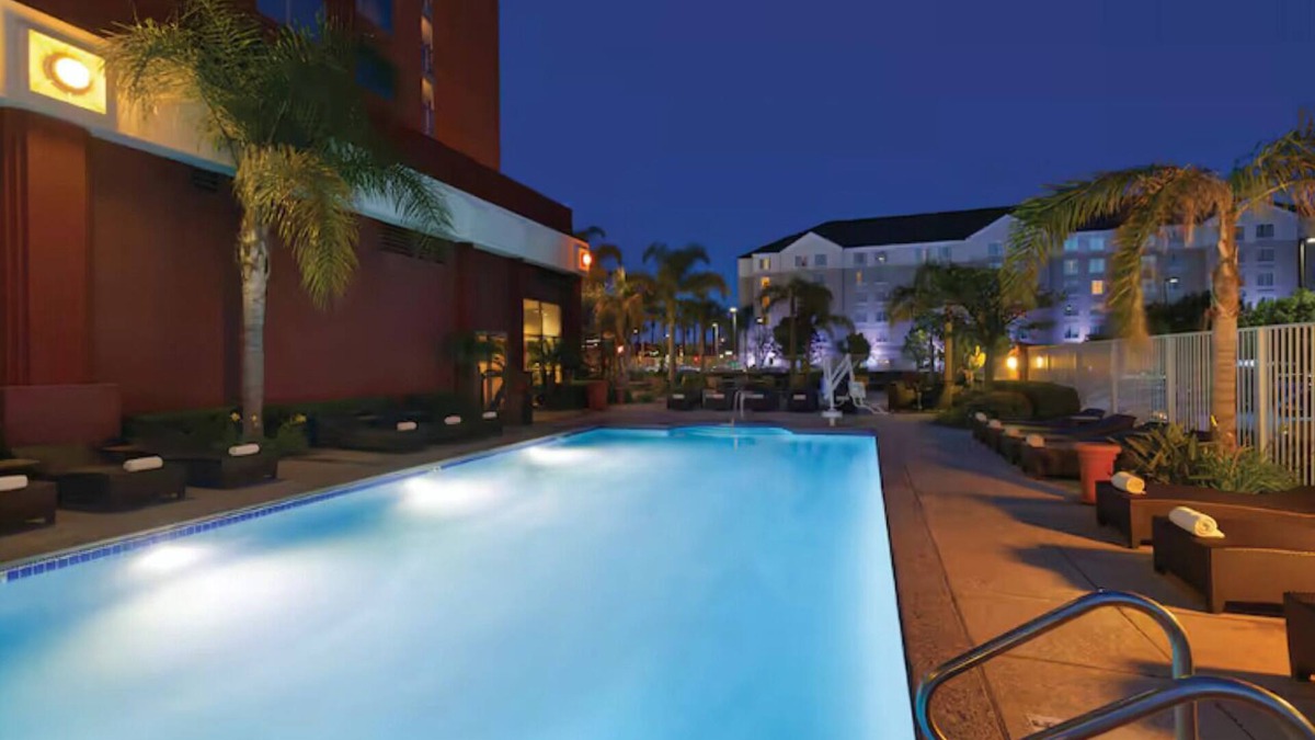 Anaheim Resort Hotel | Relaxing Anaheim Suites with Pool - 3 Units Perfect for Families & Explorers
