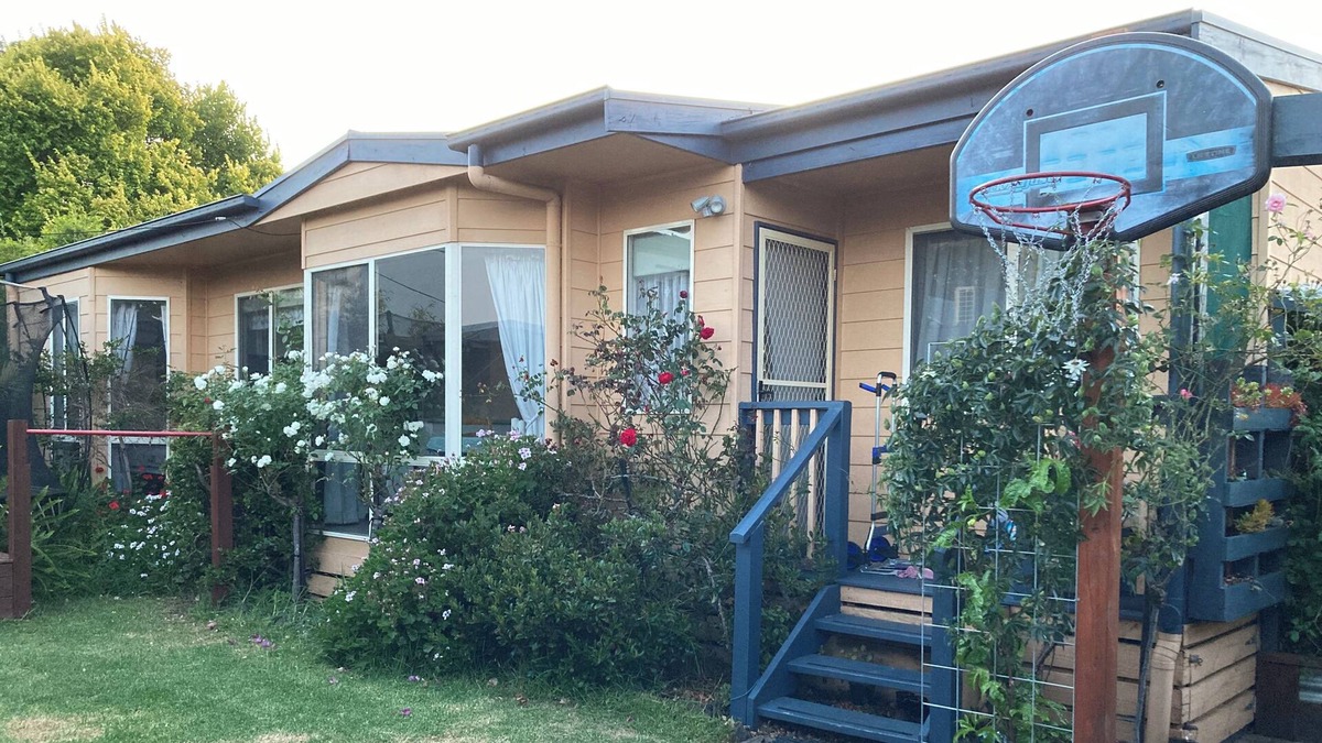 Bentleigh East House | Relaxing and Cozy Guest House in Bentleigh East