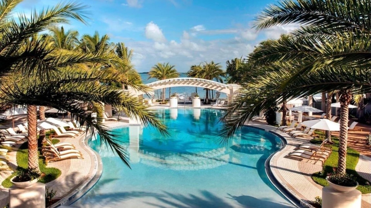 Rock Harbor Hotel | Relaxing Beach Retreat! Cozy Queen Stay w/Spa, & Outdoor Pool! Near Marina!