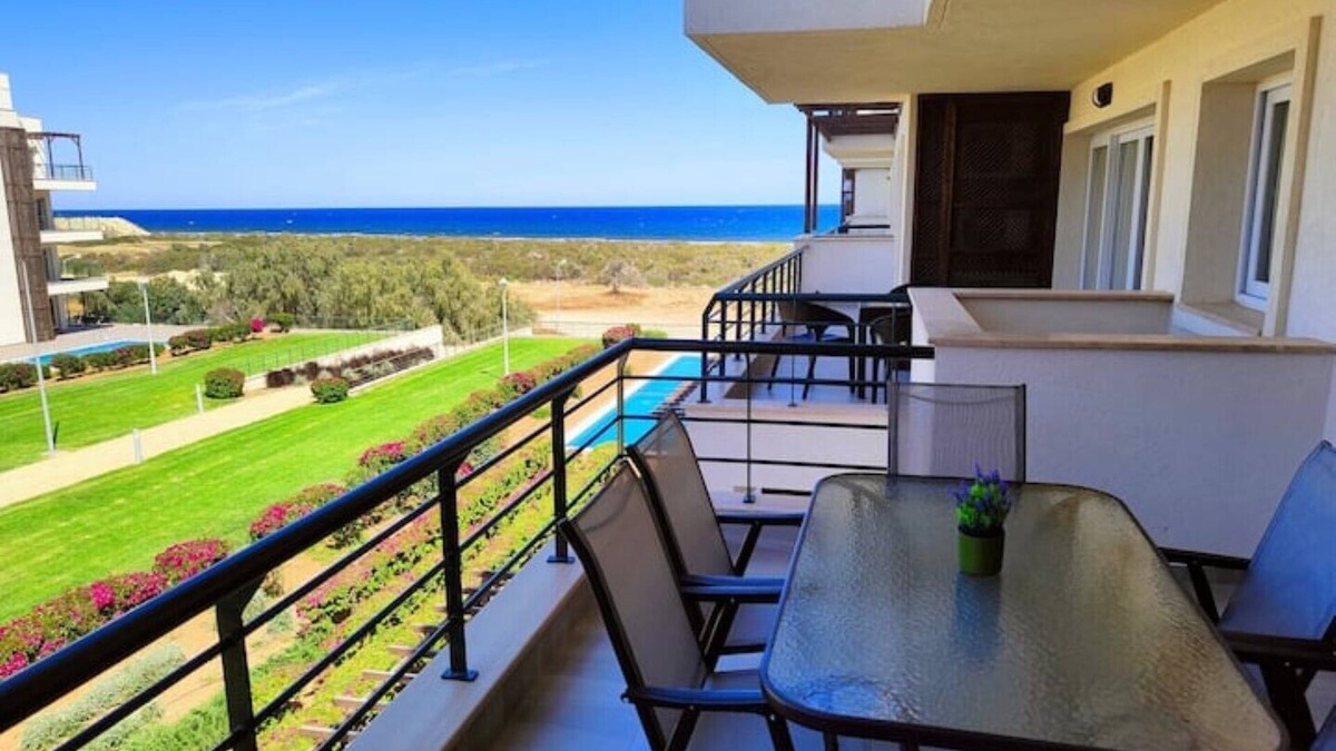 Bafra Apartment | Relaxing Beachfront Apartment