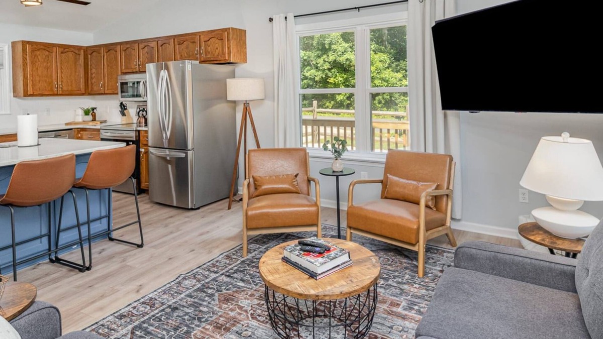 South Belmont House | Relaxing Belmont Escape: 4BR, 2.5BA, Pet-Friendly