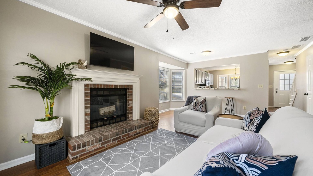 Smyrna House | Relaxing BoHo Retreat near Truist Park