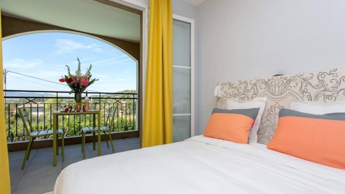 Mougins Hotel | Relaxing Couple Room Ideal for Riviera Getaway w/Outdoor Space | Swimming Pool