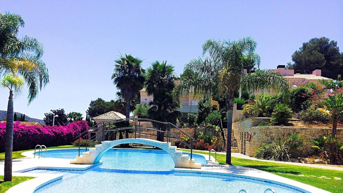 El Tesoro Villa | Relaxing, family - friendly 4 Bedroom villa surrounded by delightful gardens.