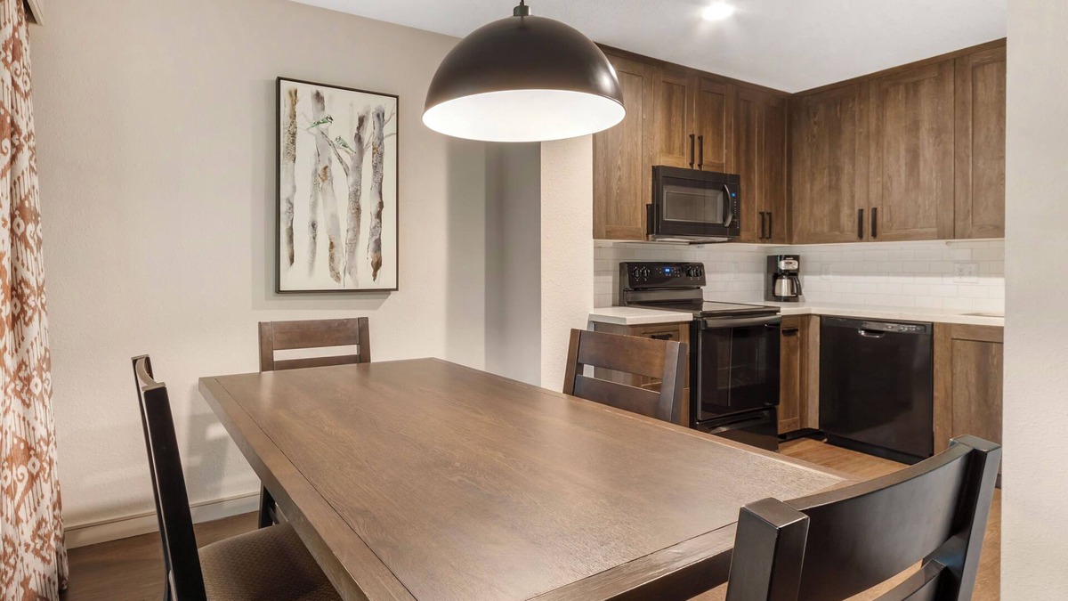 Sapphire Resort | Relaxing Getaway! 2 Spacious Units with Kitchen, Near Ski Sapphire Valley