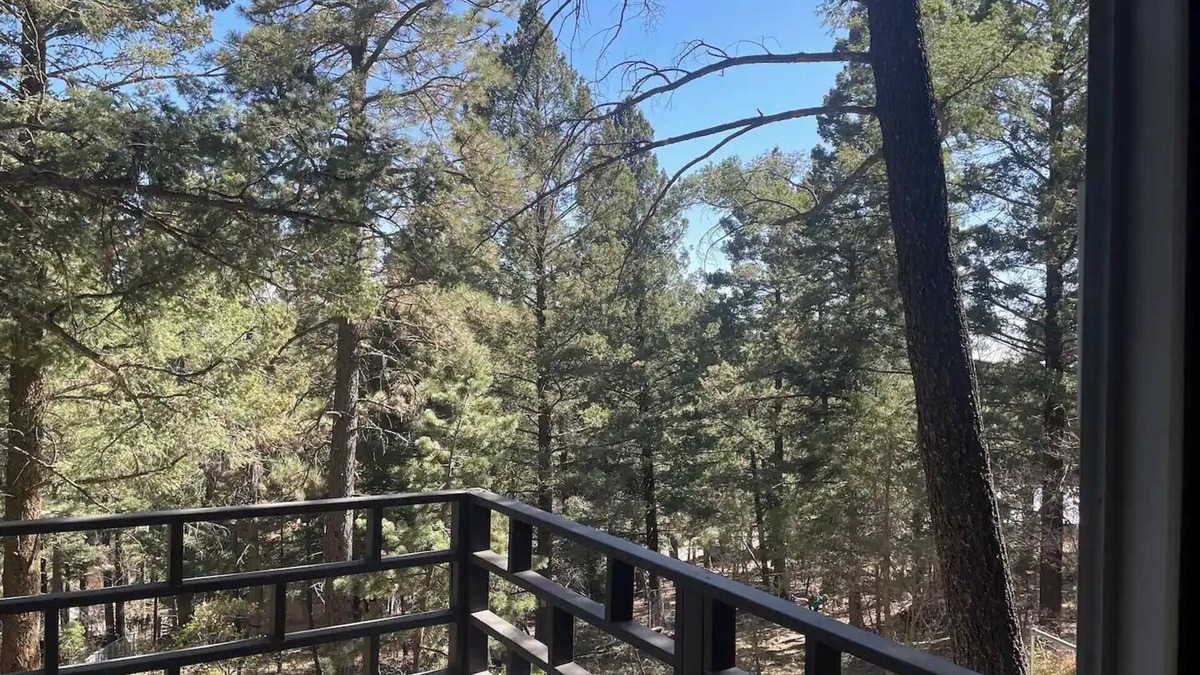 Cloudcroft Cabin | Relaxing getaway in town with Hot Tub and Sauna! In the Village of CLOUDCROFT!