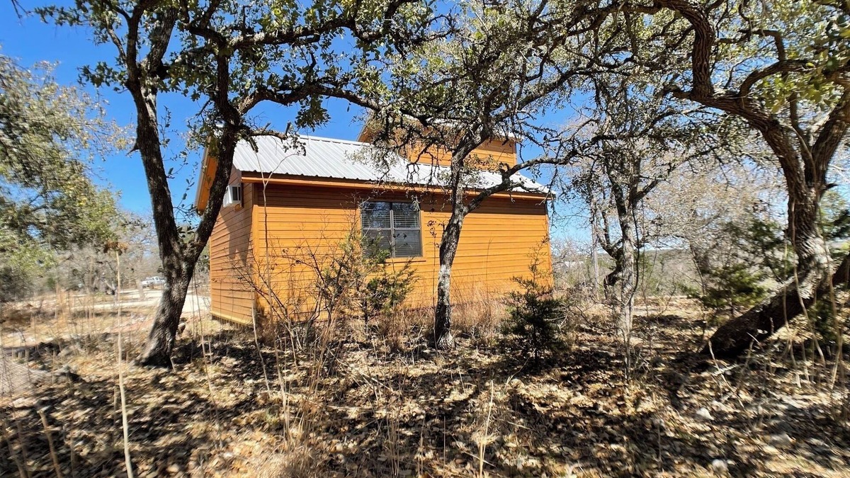 Fredericksburg Apartment | Relaxing Getaway at The Tree House Cabin, Pet Friendly