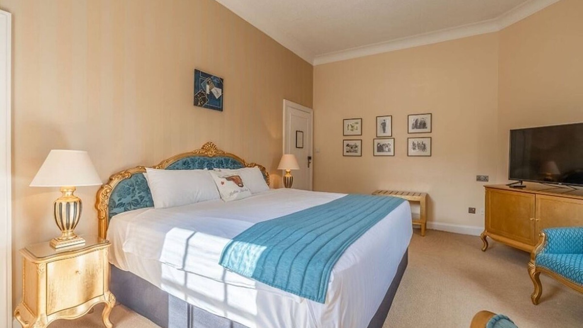 Nairn Hotel | Relaxing Highland Hideaway | Near Nairn’s Golf Course, Beach & Castles