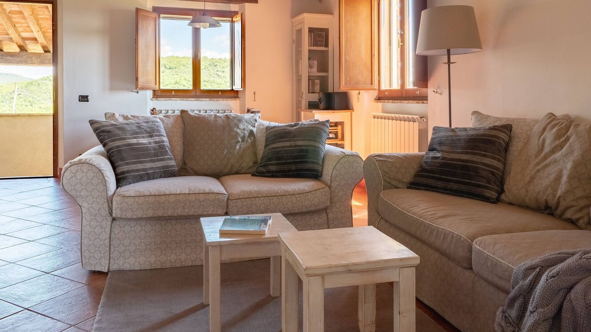 San Giovanni del Pantano Apartment | Relaxing hillside family accommodation with pool