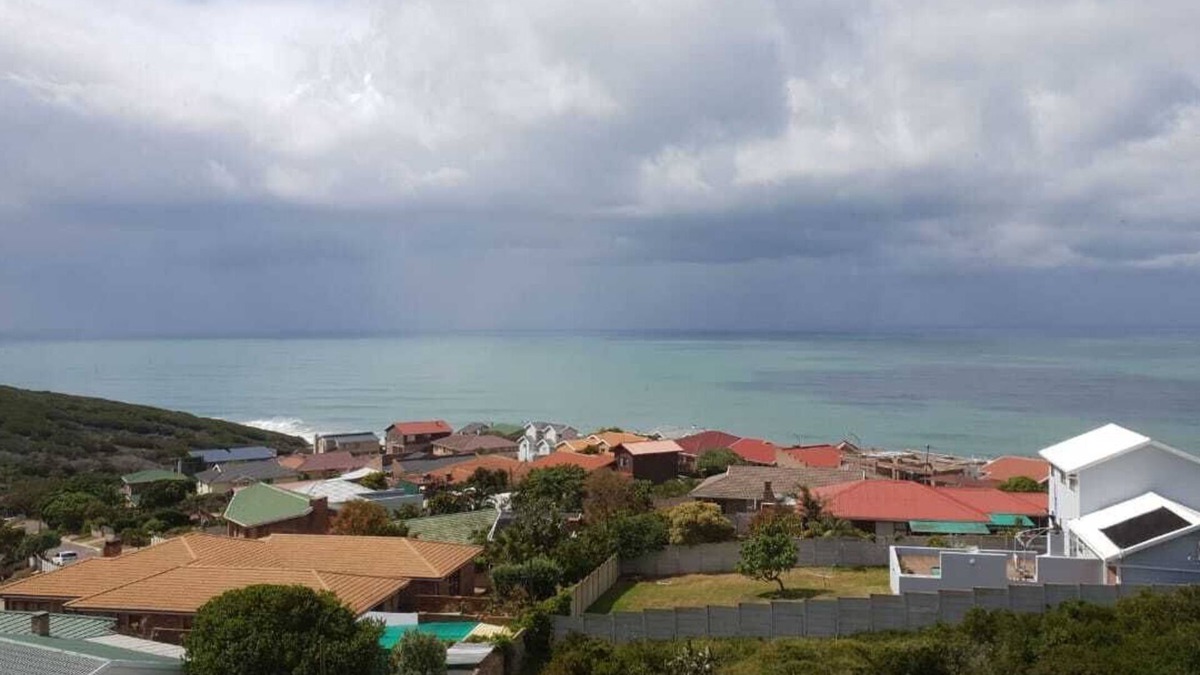 Mossel Bay Apartment | Relaxing holiday apartment home with sea view