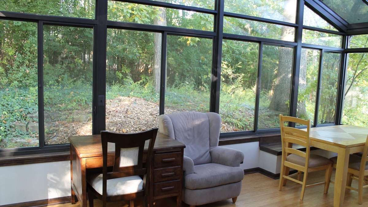 Bryant Pattengill East House | Relaxing Home in Quiet Neighborhood (2 miles from Big House; Family Friendly)