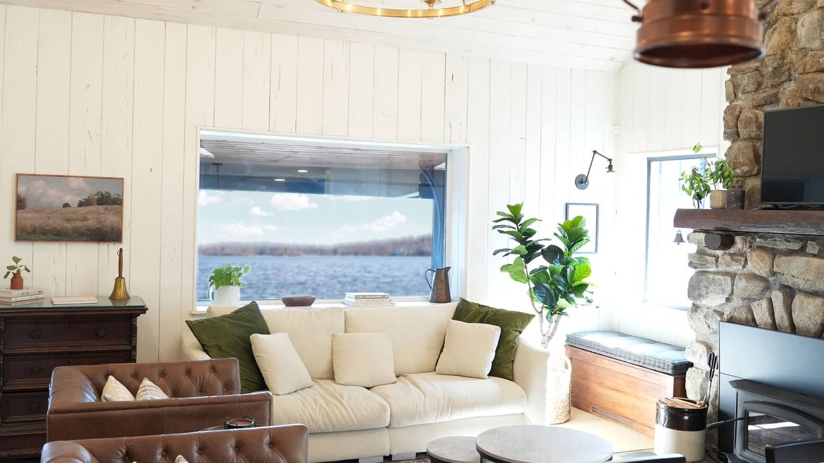 Highland Lakes House | Relaxing Luxury Lakefront Cozy Cabin with Private Dock and Family Focused Spaces