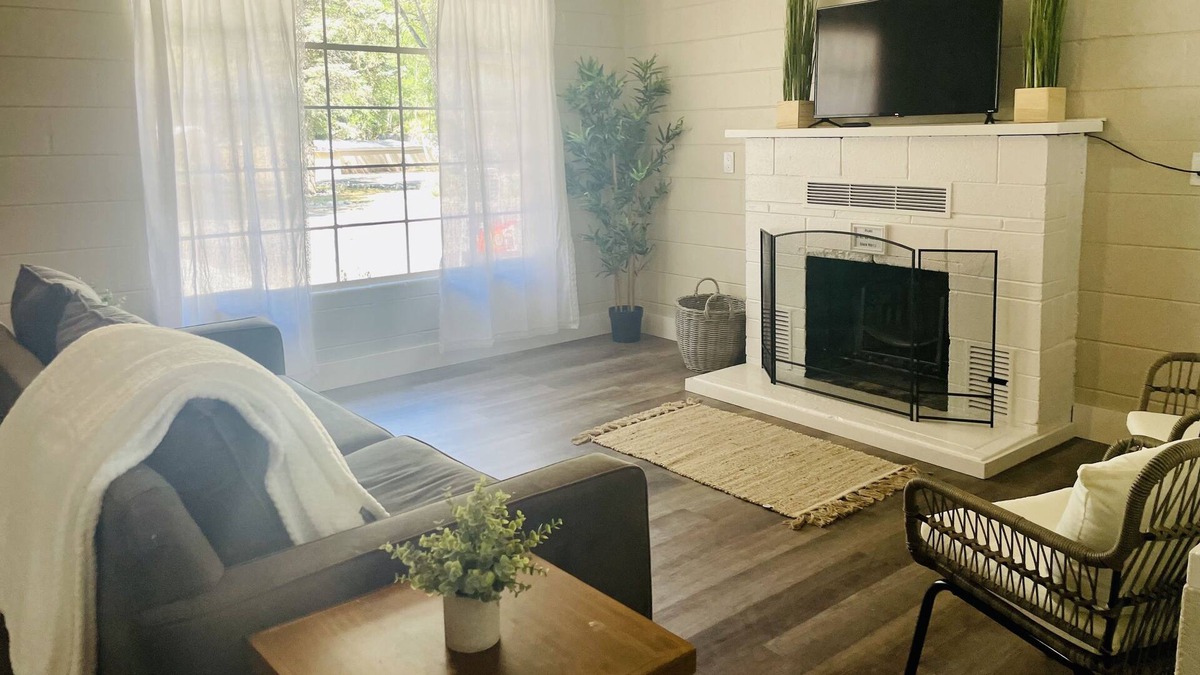 Ruidoso Cottage | Relaxing Mountain Cottage Getaway by the River