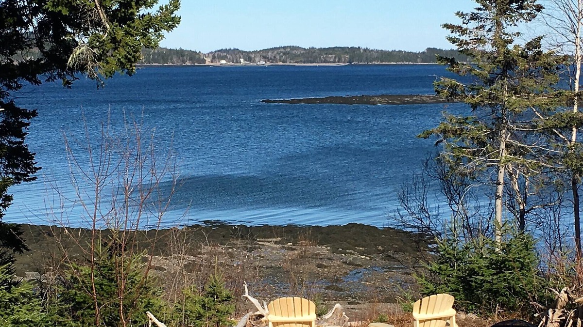 Eastport House | Relaxing Oceanfront Getaway!