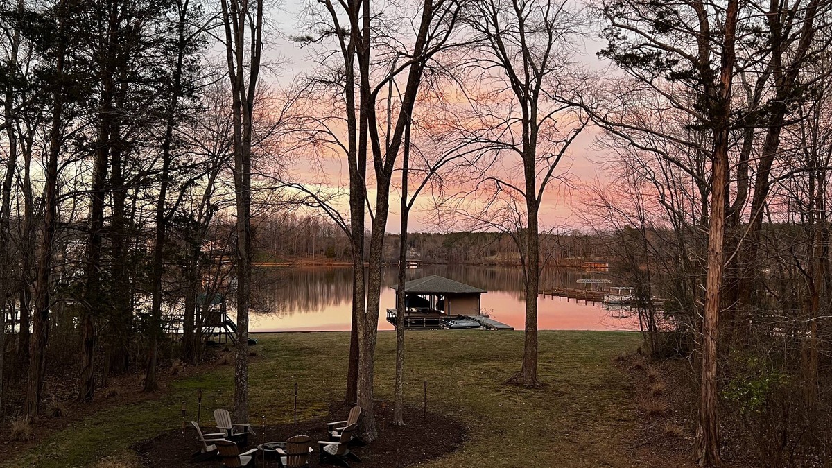 Livingston House | Relaxing Retreat, Hot Tub - Public Side