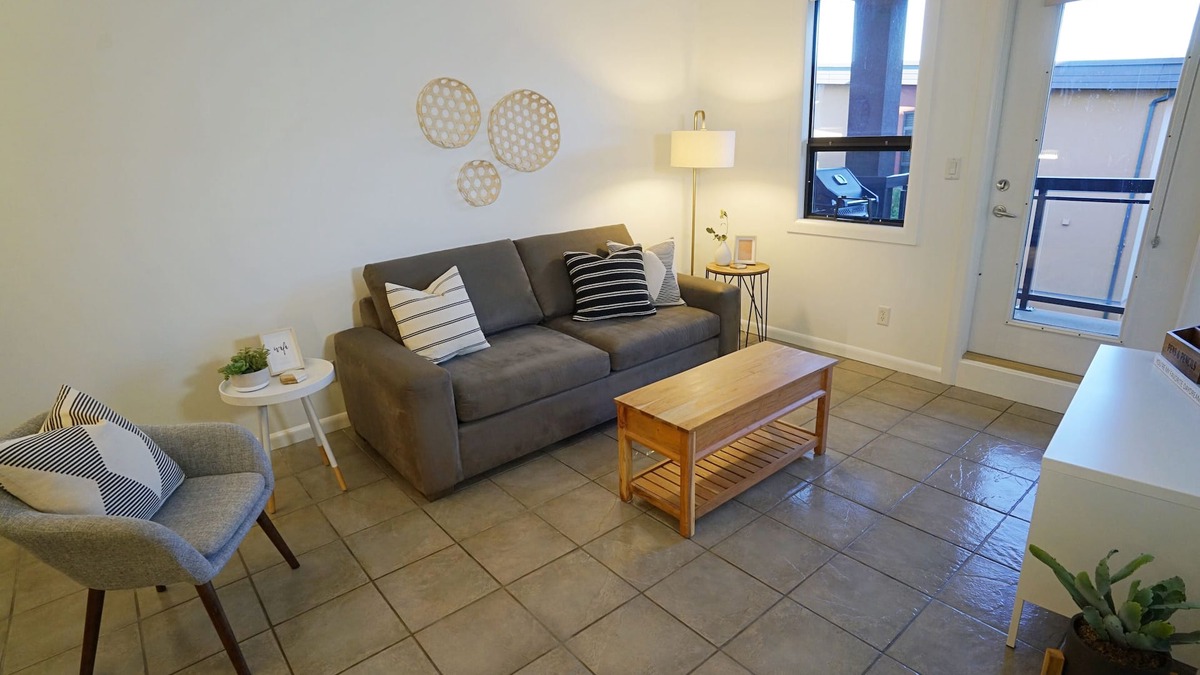 South Pandosy Condo | Relaxing Retreat Overlooking Playa's Quiet 3rd Floor Courtyard