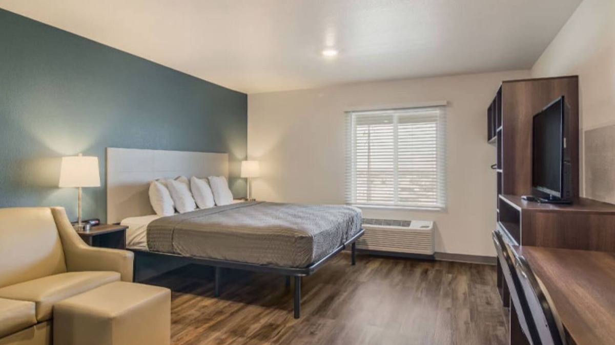 Dupont House | Relaxing Retreat: Unit with Full Kitchen, Dedicated Work Area | Free Parking