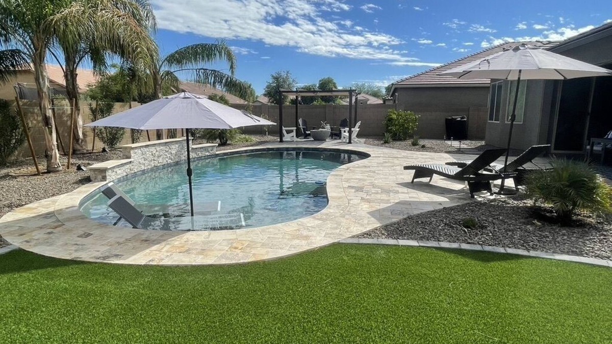 Waddell House | Relaxing Retreat w/Heated Pool, near Golf, Hiking, Sports Stadiums and more…