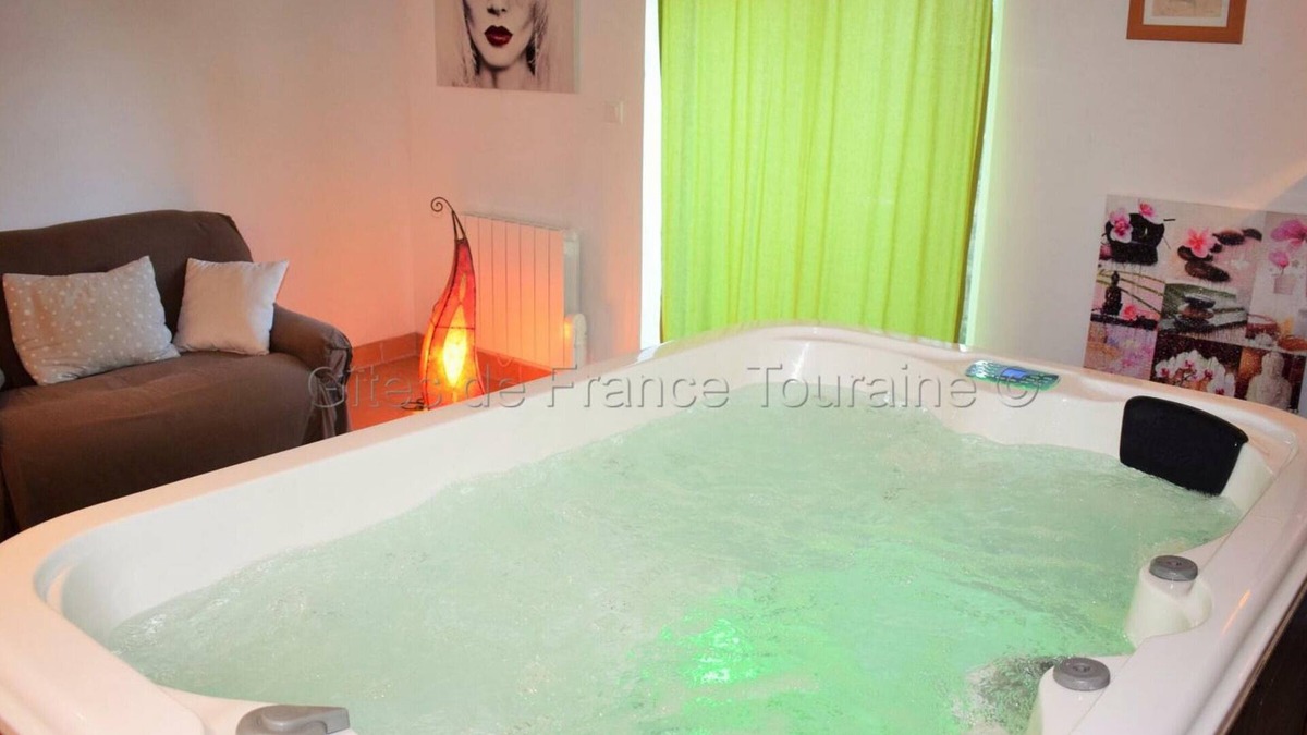 Bridore Cottage | Relaxing Retreat with Private Spa in Southern Touraine, Near Loire Castles